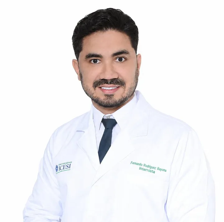 Retrato profesional del doctor Fernando Rodríguez Bayona